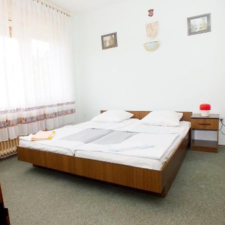 Biba Rooms カルロヴァッツ エクステリア 写真