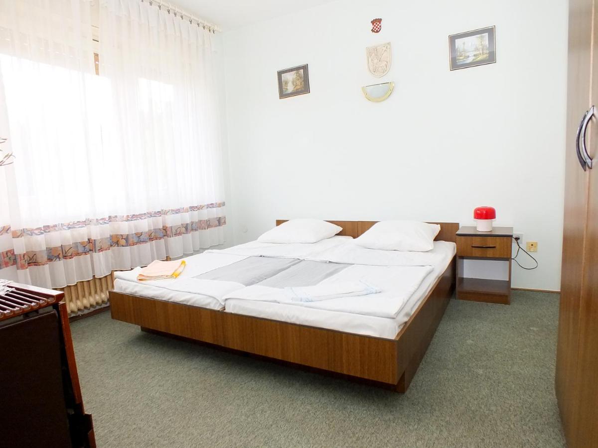 Biba Rooms カルロヴァッツ エクステリア 写真